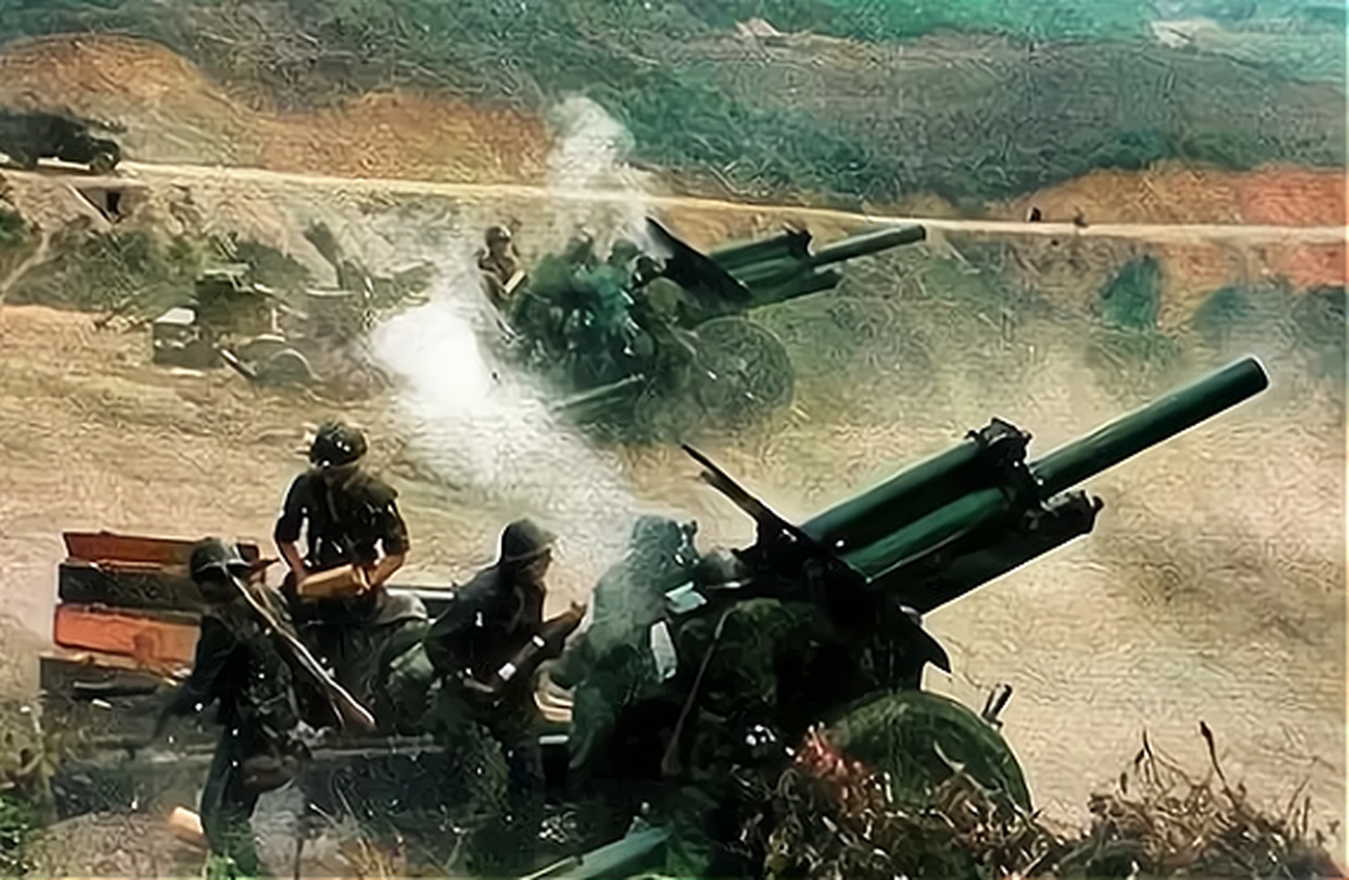 老山战役中,31人组成的"黑豹突击队"仅剩8人,年年在陵园相聚!