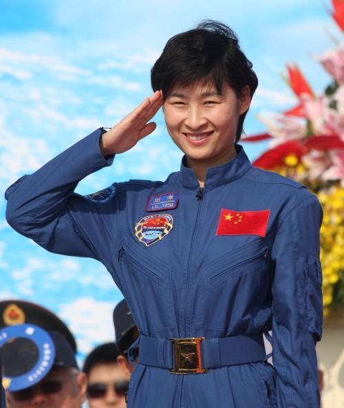 29我国首位女航天员刘洋,为啥不再上太空了?现在怎么样了