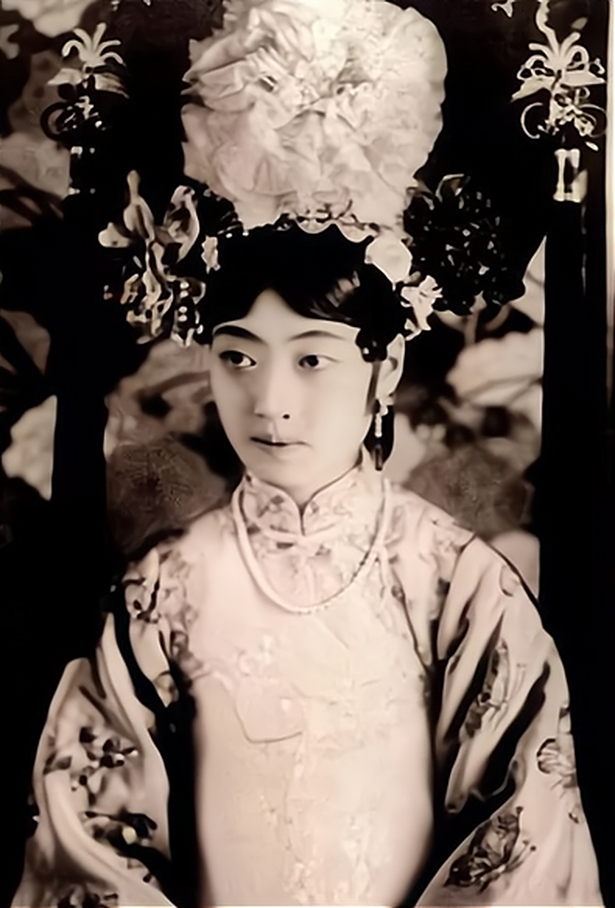 1946年,清朝的最后一位皇后郭布罗74婉容,在吉林的