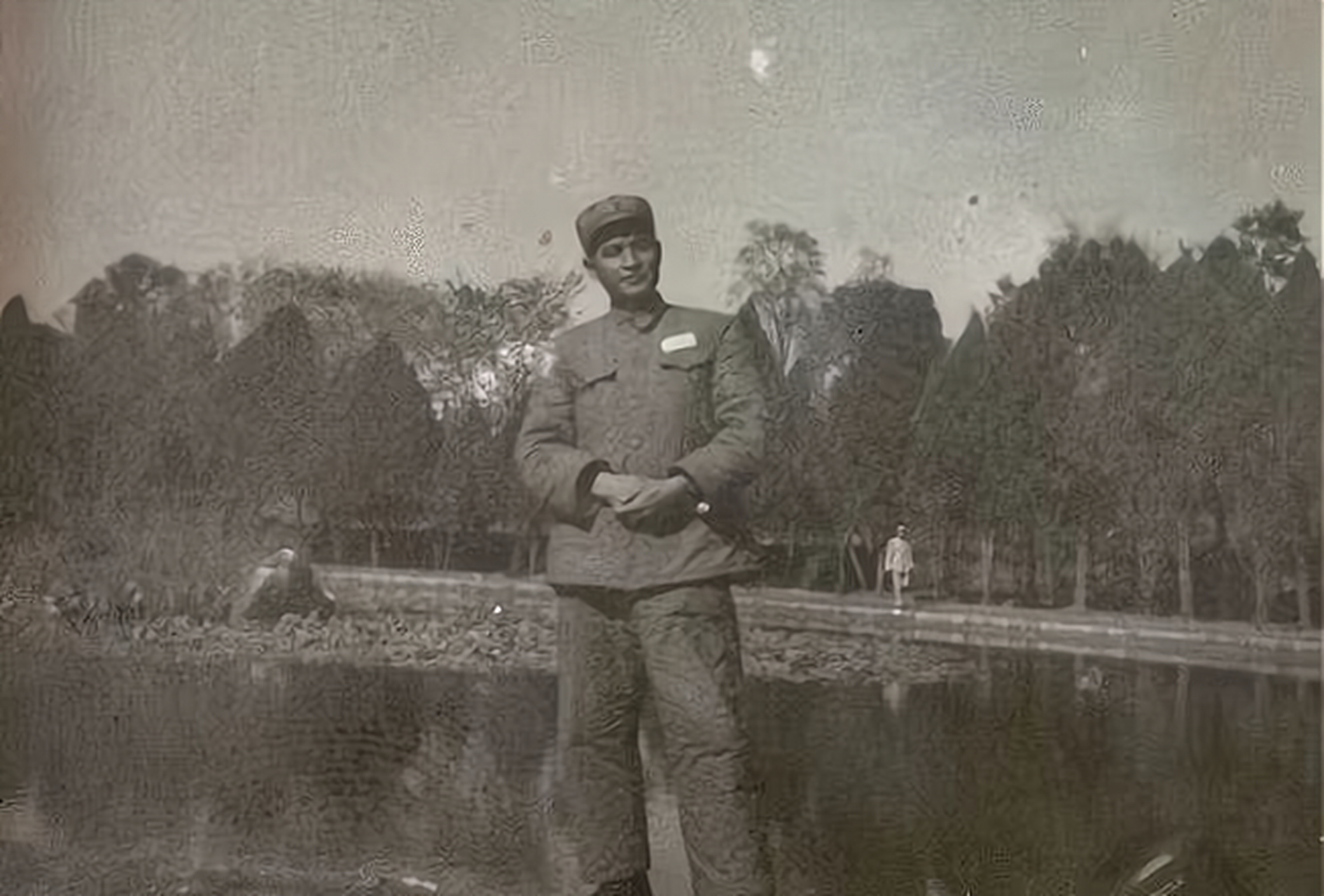 1978年3月9日,一声巨响,"广州号"驱逐舰发生爆炸,舰上133名海军官兵