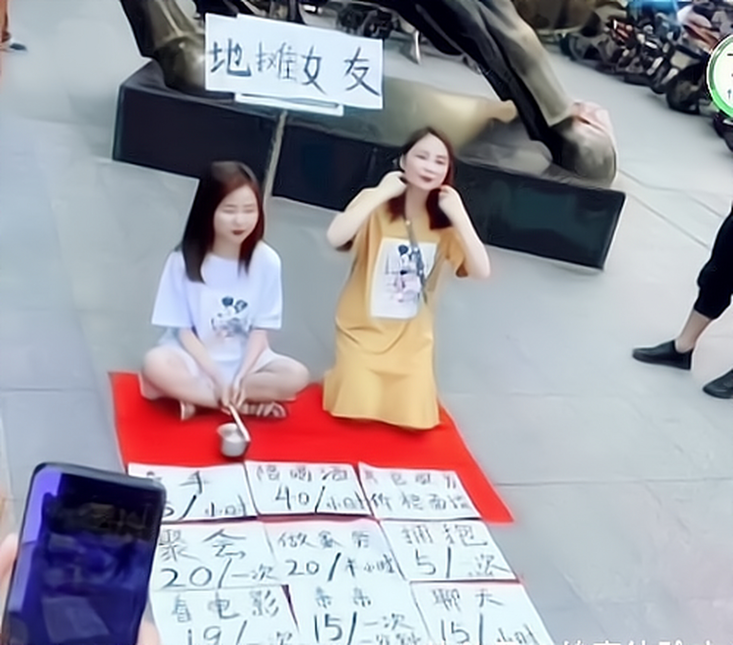 适合女生摆的地摊(适合女生摆的地摊小吃)