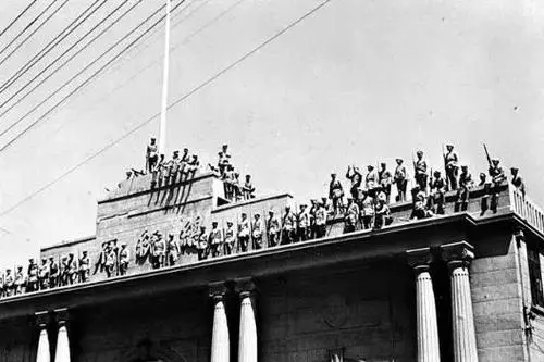 1949年,新中國成立前幾個月的南京國軍老照片,國軍戰敗情有可原