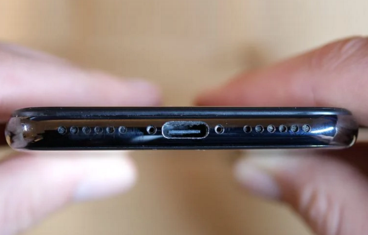 大神魔改iPhone X，全球首台USB-C机型，竟被卖出55万“天价”！