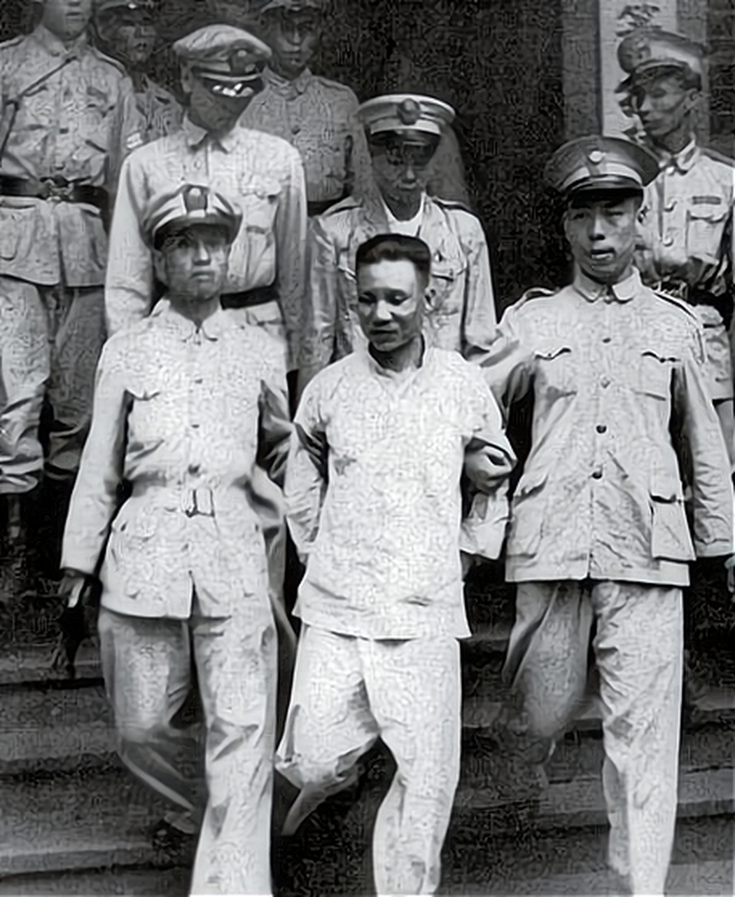 1945年,宣铁吾被派到上海担任上海市警察局局长和淞沪警备司令部司令.