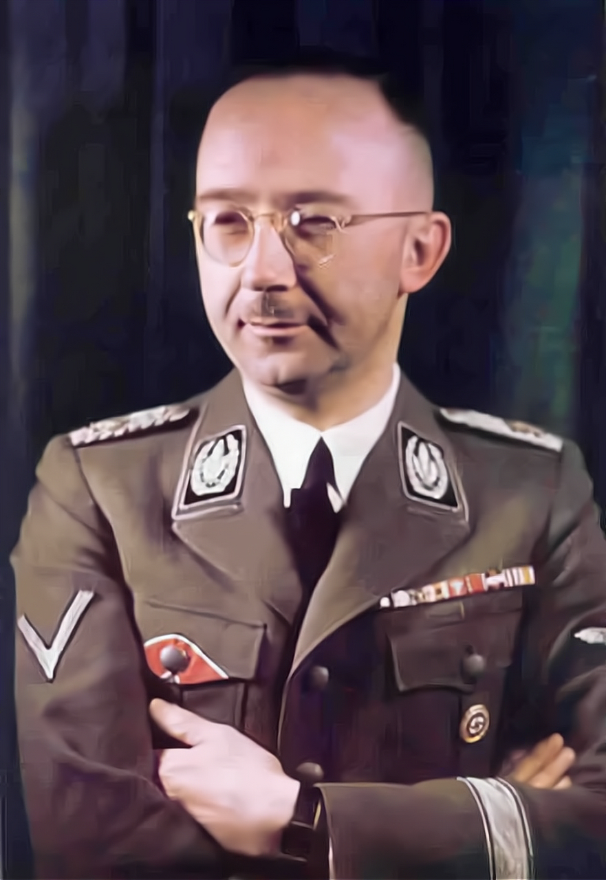 1941年,纳粹党卫军二把手海德里希邀请一把手希姆莱参观集中营,结果