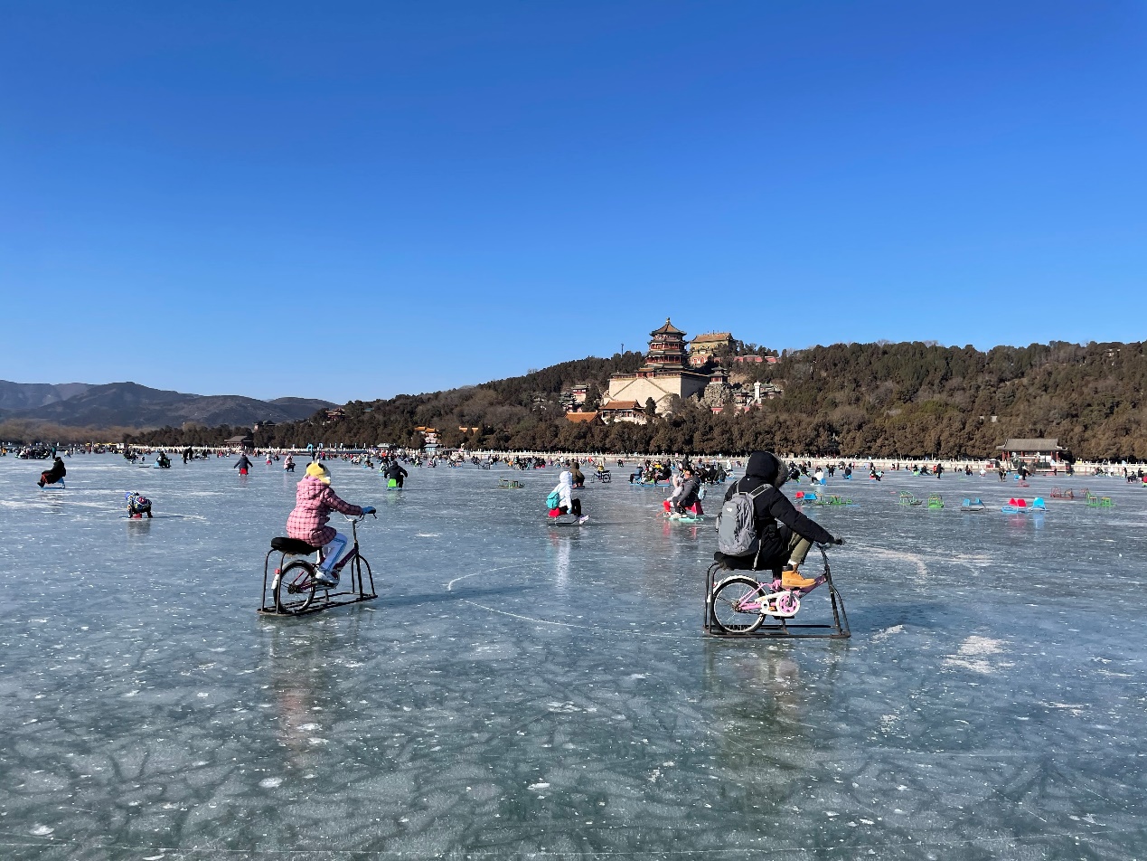 颐和园昆明湖冰场,北京市最大的天然冰场开啦,来滑冰吧