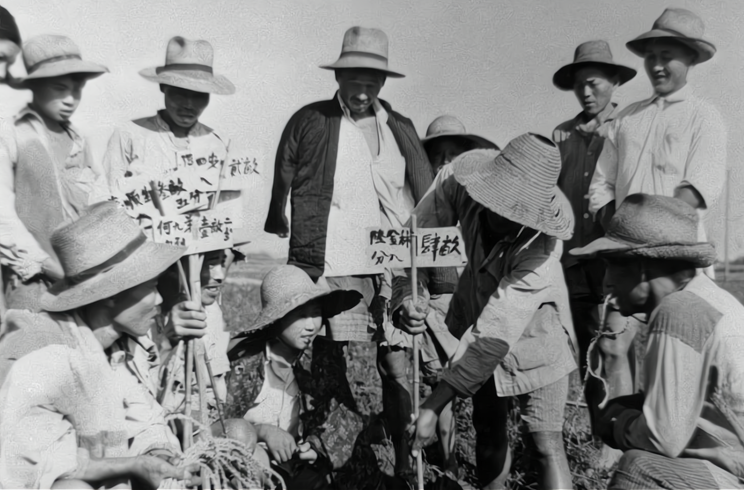 "还乡团"闯入村民家,村民借买酒报信,县大队用1颗手榴弹平乱