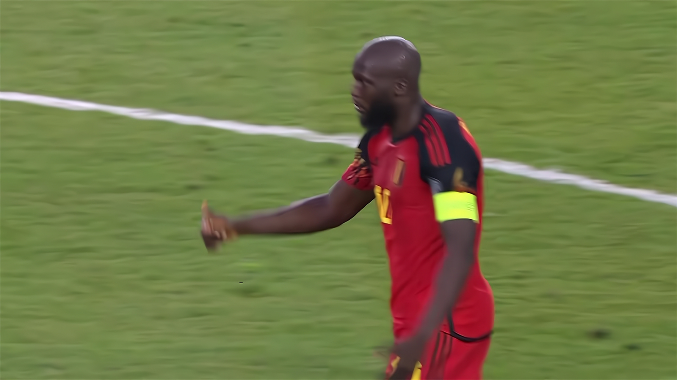 卢卡库在两场欧洲杯预选赛中攻入4球,状态火热.