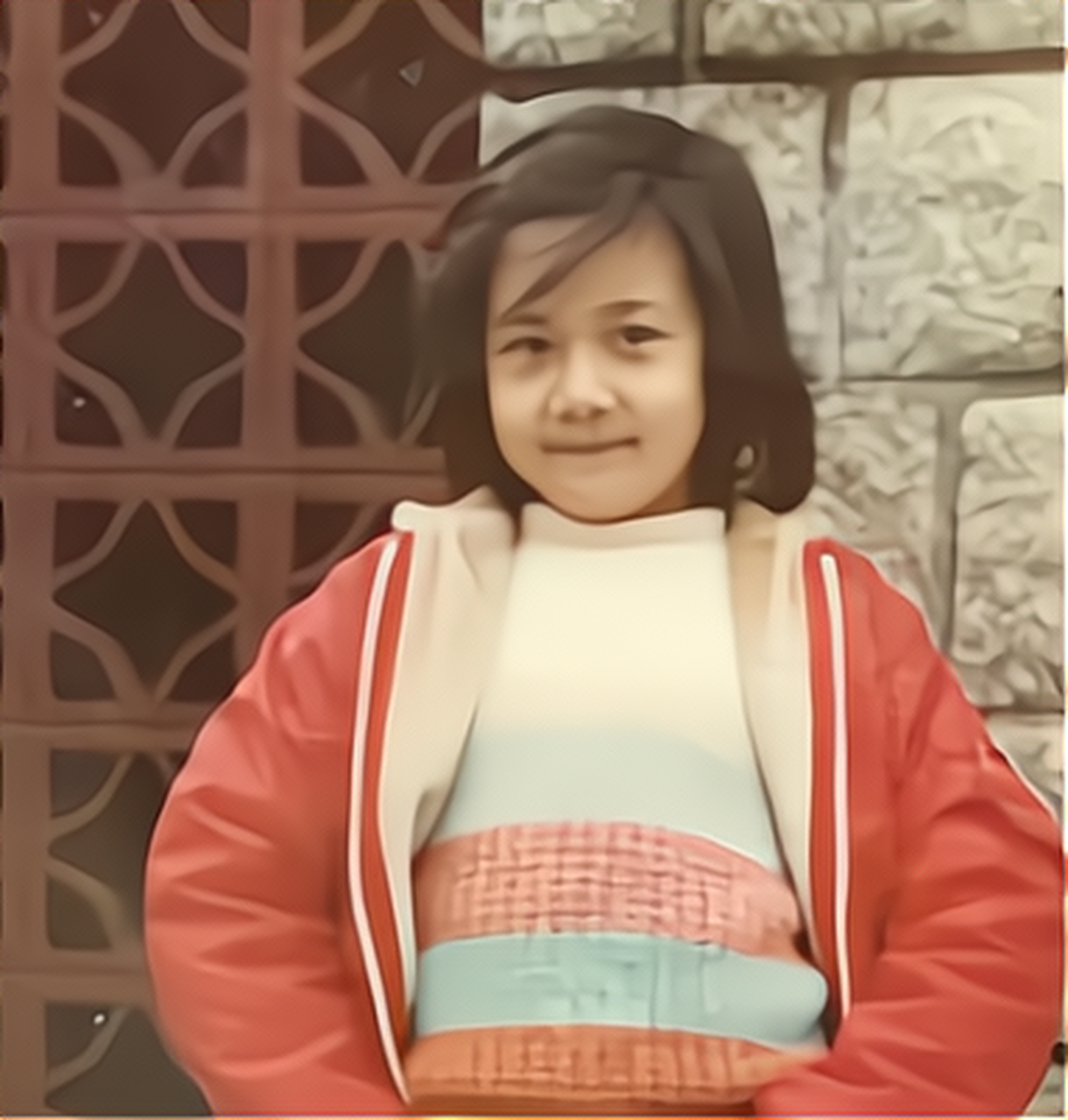 吴绮莉晒小龙女儿时的照片,和现在完全两个人