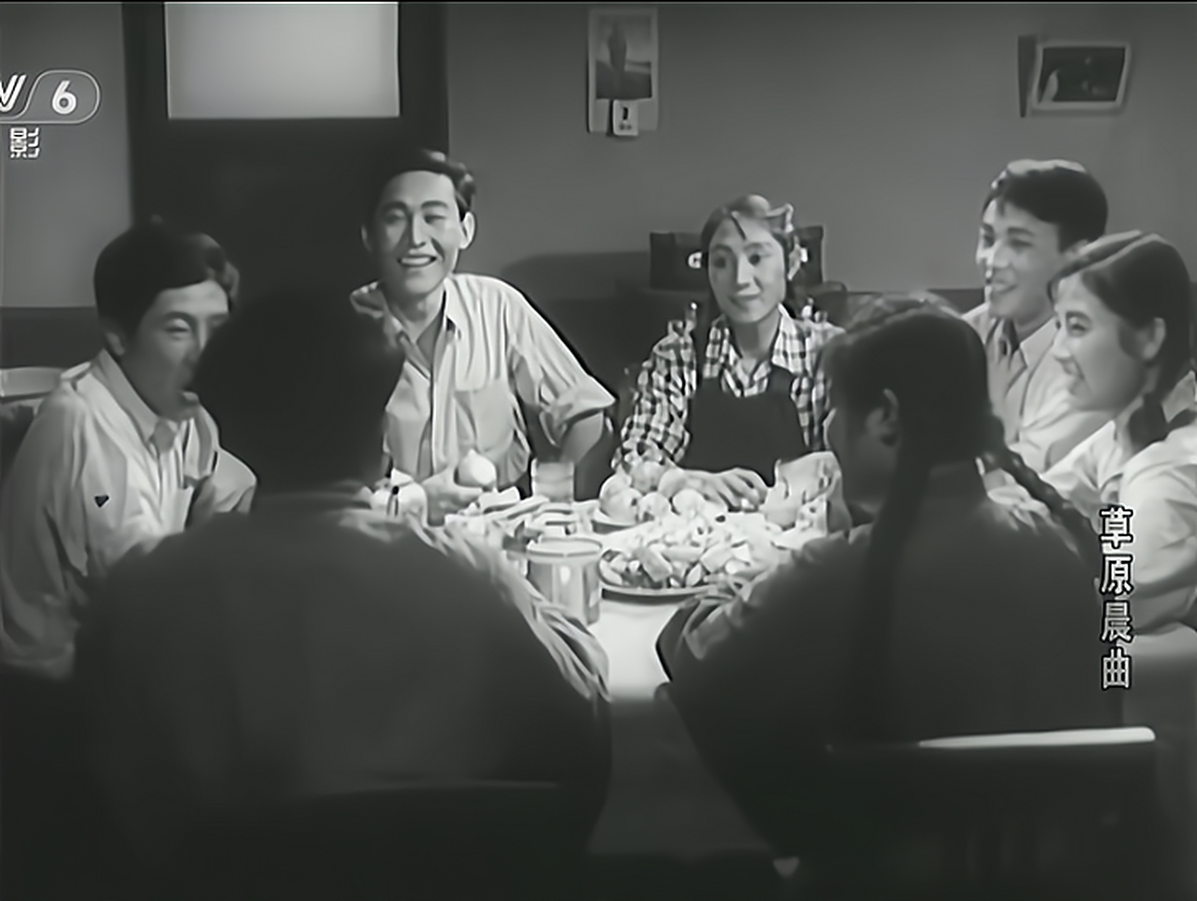 一截图一部电影#草原晨曲       电影《草原晨曲》,描写了建国初期