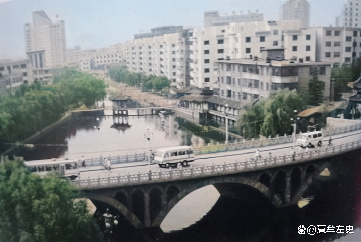 老照片:90年代的山东泰安,岱北市场,东岳大街,泰山大桥