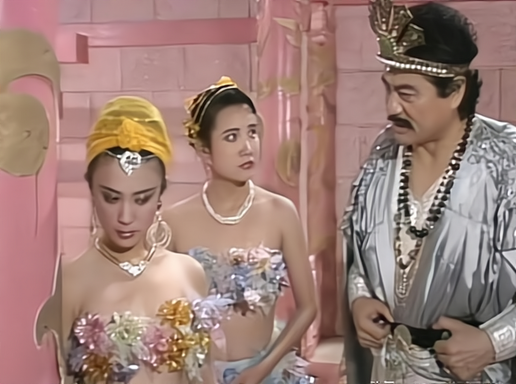 《封神榜》拍摄时,导演邀请清纯女神傅艺伟扮演剧中女主角.