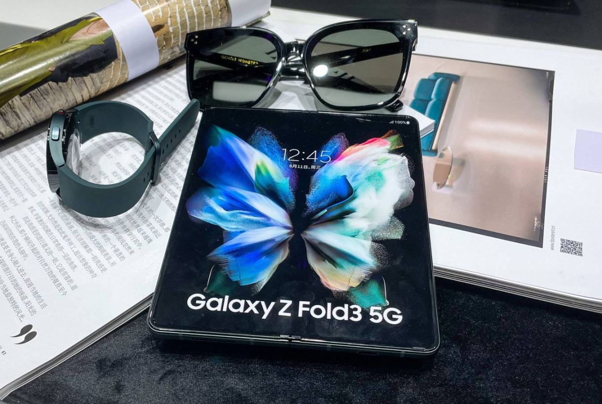 三星第三代折叠屏：Galaxy Z Fold3虽然很贵，但是很值！