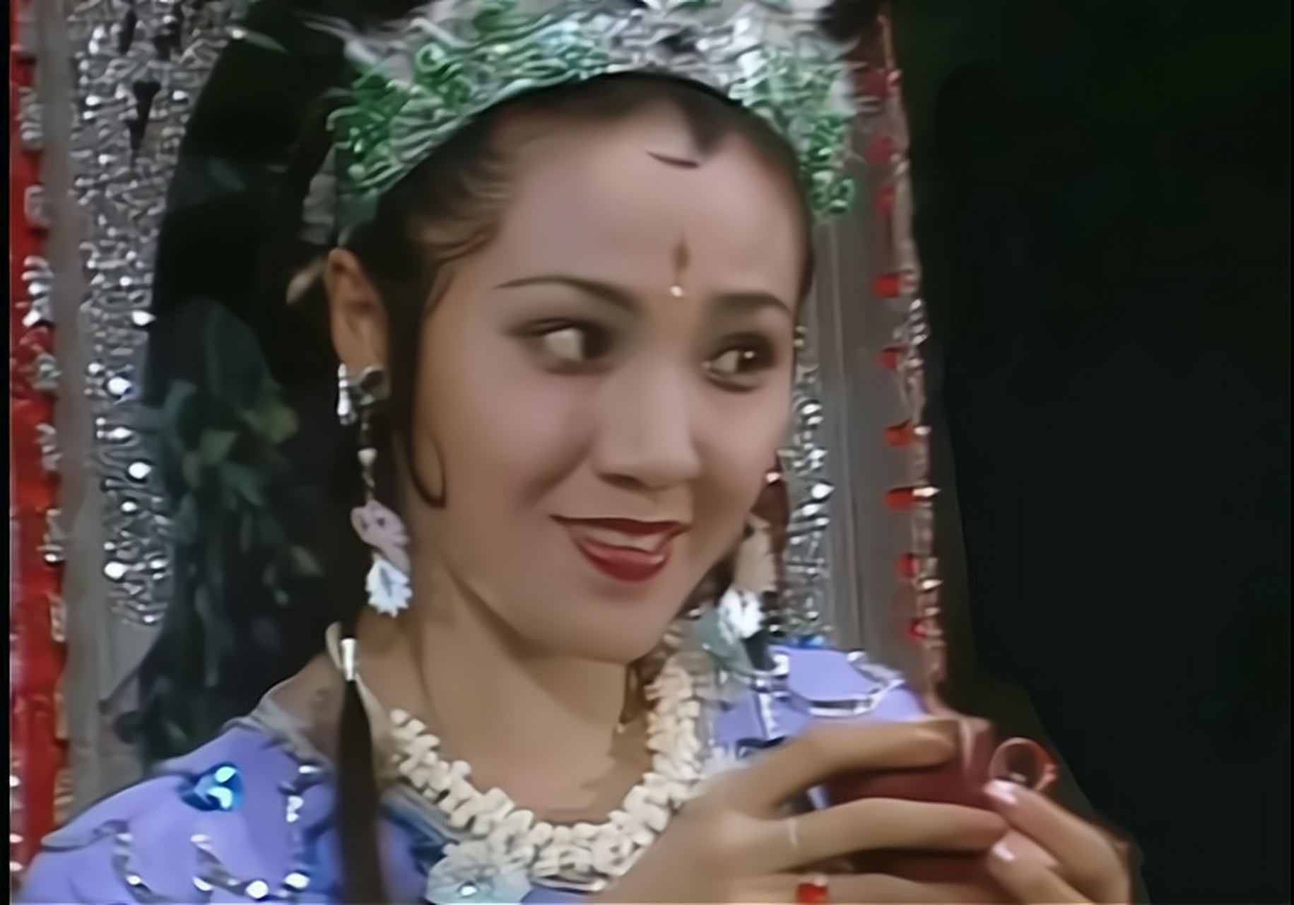 西游记剧情里,老鼠精被李天王降服那段情节,因为她要与唐僧成亲合体