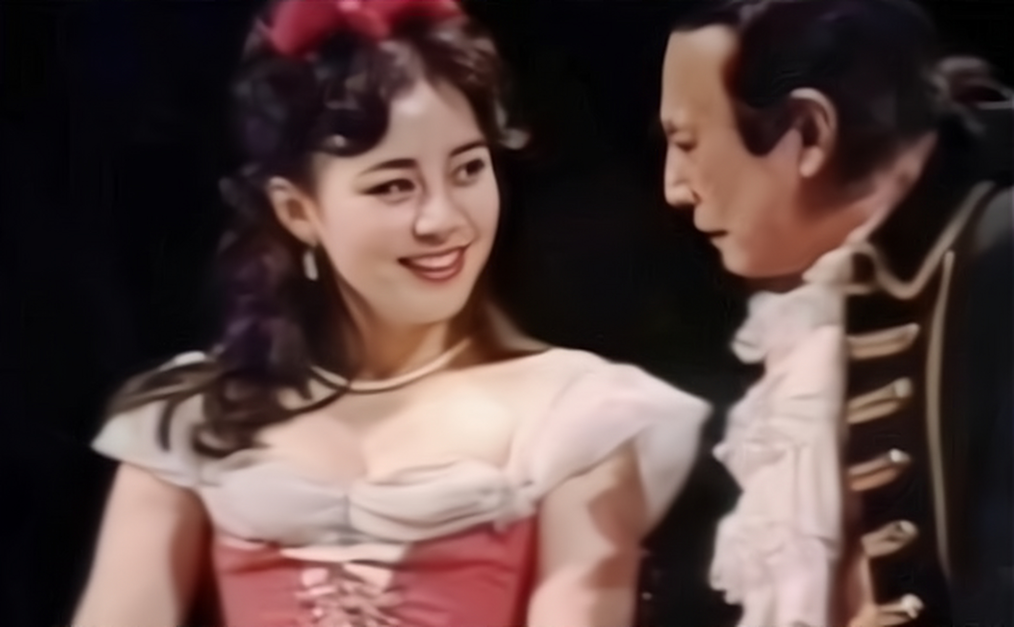 宋丹丹年轻时的照片,颜值太惊艳!  1985年,宋丹丹出演话剧,没有滤镜,