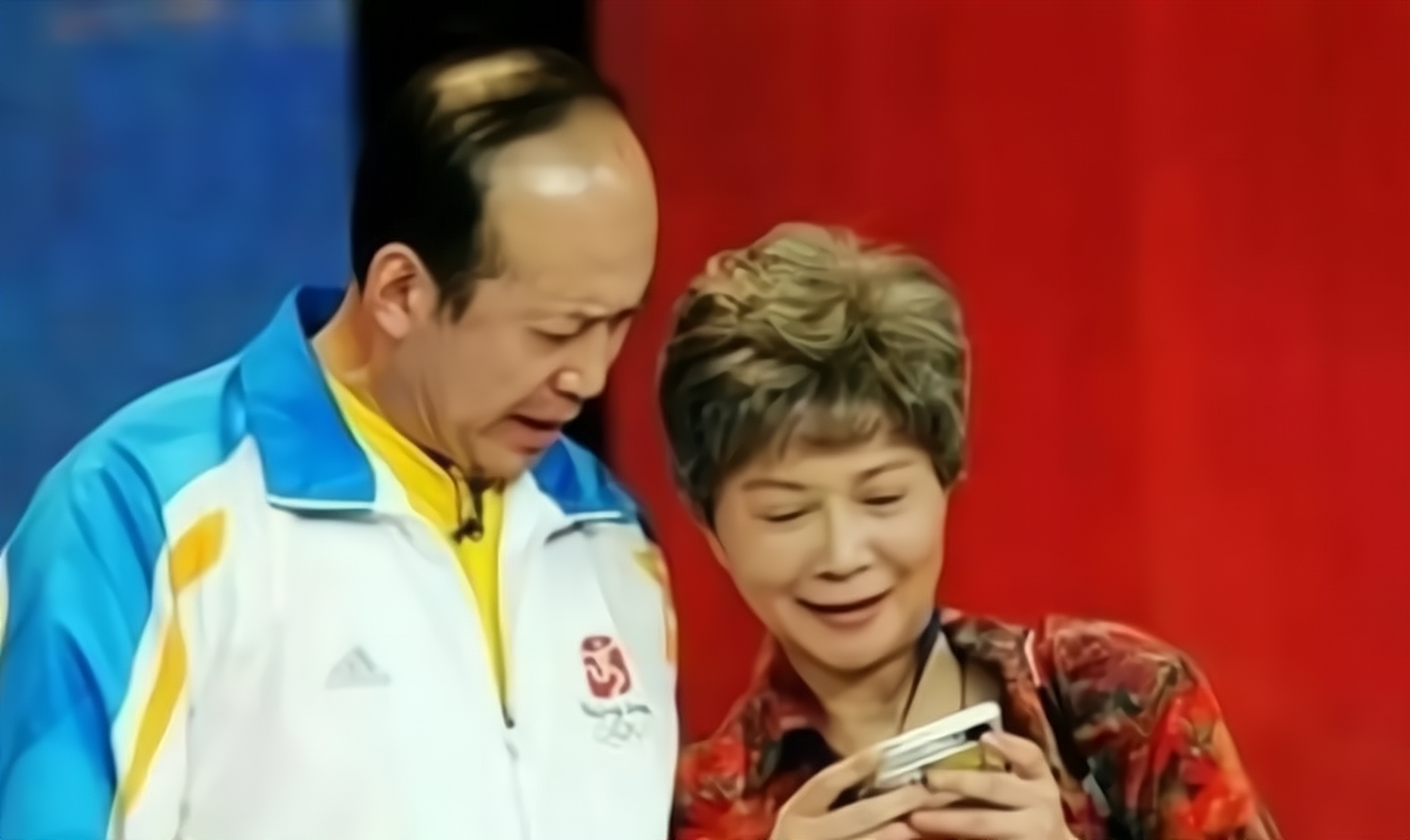 当年,郭达和蔡明合作密切,传出了绯闻,蔡明丈夫不高兴了:"你不要再跟