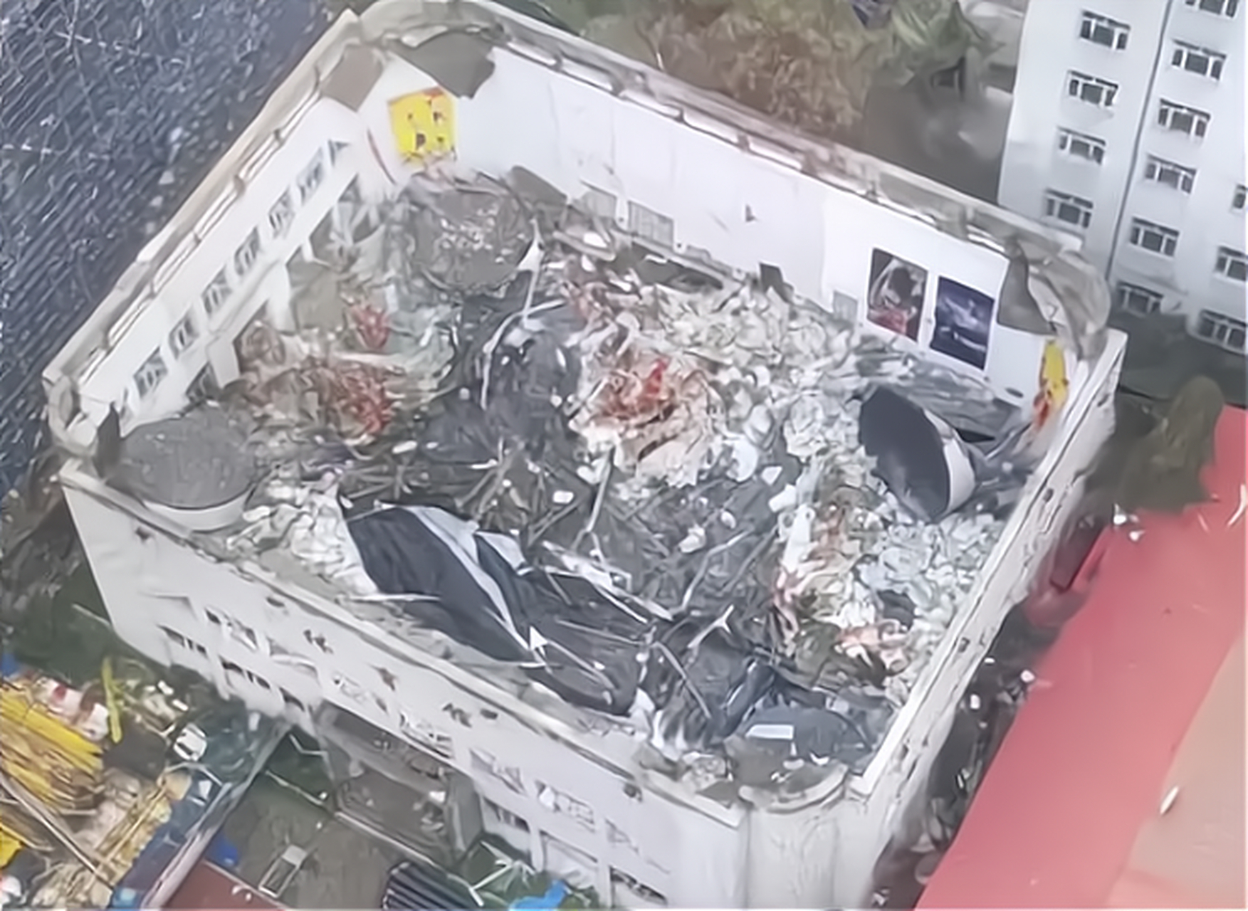 齐齐哈尔市第34中学体育馆屋顶坍塌事故原因初步曝光.