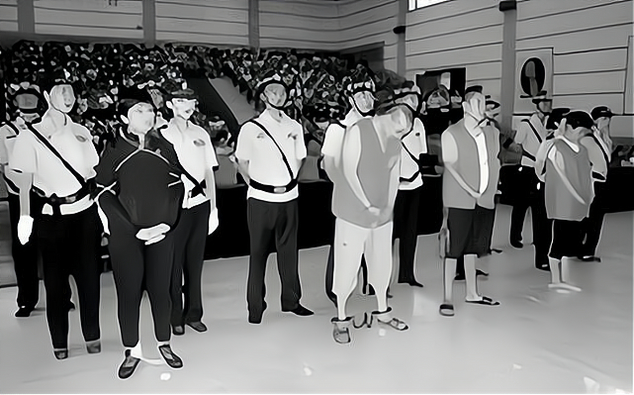 2010年,吉林长春,44岁的女毒贩屈孝湘被五花大绑,静静地等待自己的