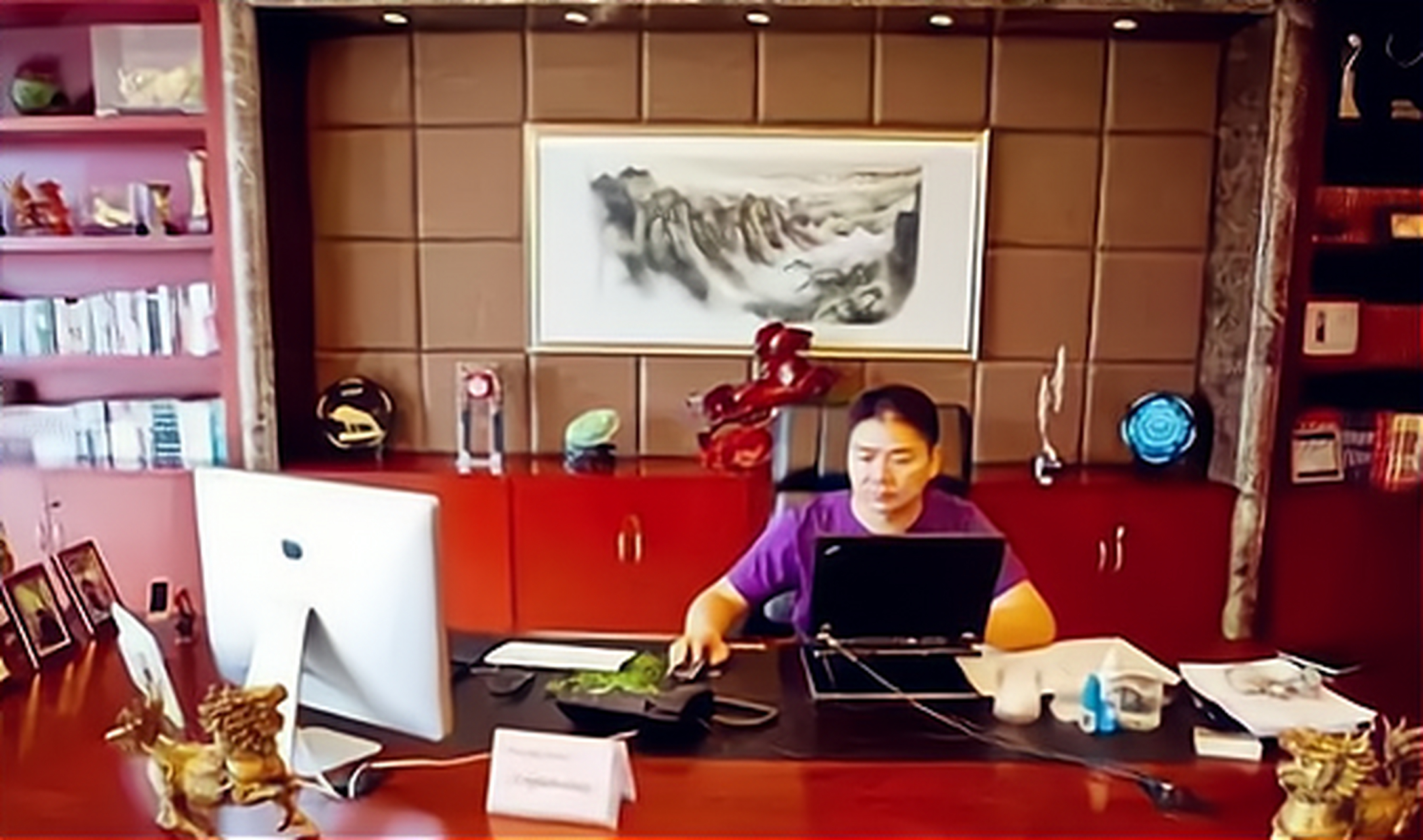 大佬们的办公室,看看和你的有什么区别