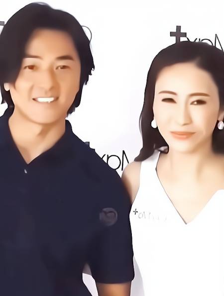 黎姿新店开业 郑伊健突袭现场 昔日的荧屏情侣建立了深厚的友谊-度小