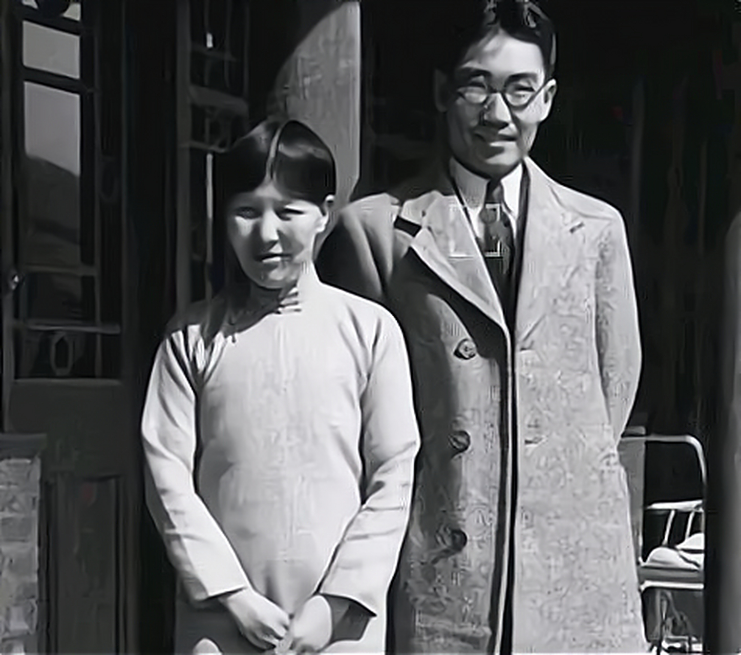 婚后,吴文藻把冰心的照片放在桌上,直言:"自己每天都要看一眼!