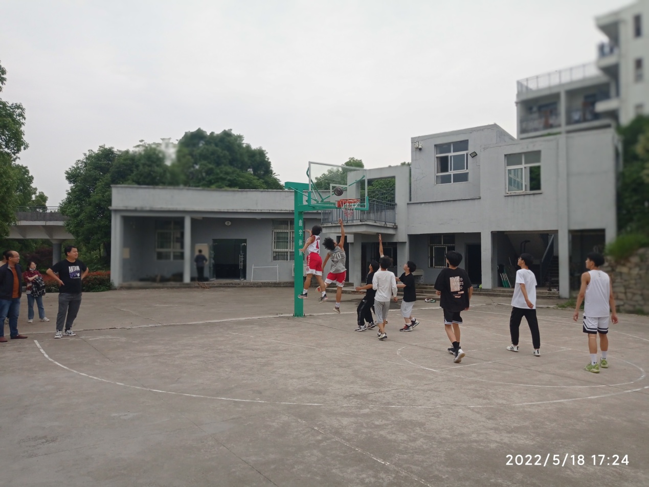 2021年鄂州秋林高中图片