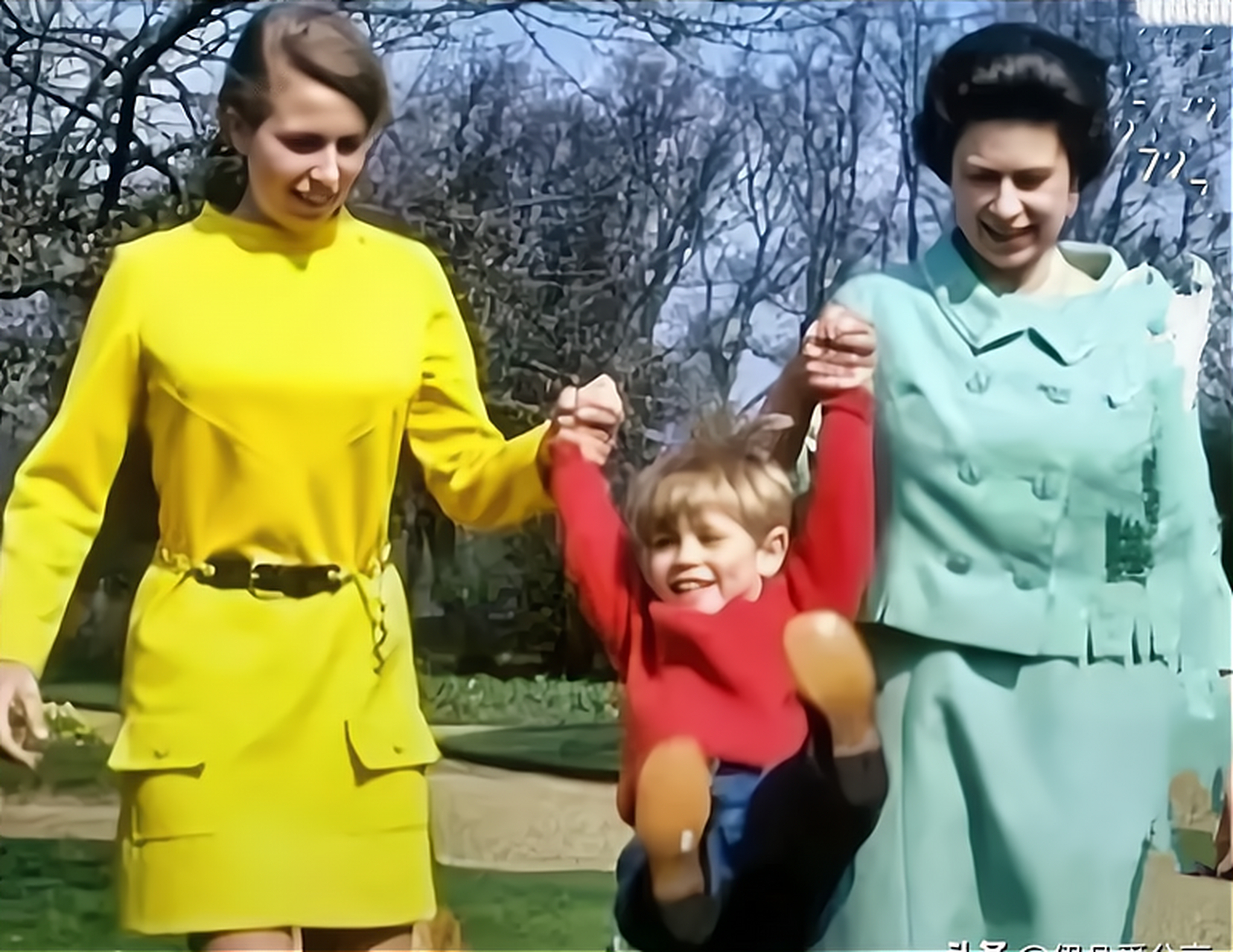 他出生的时候女王已经38岁,作为姐姐的安妮公主也已经14岁,到了懂事