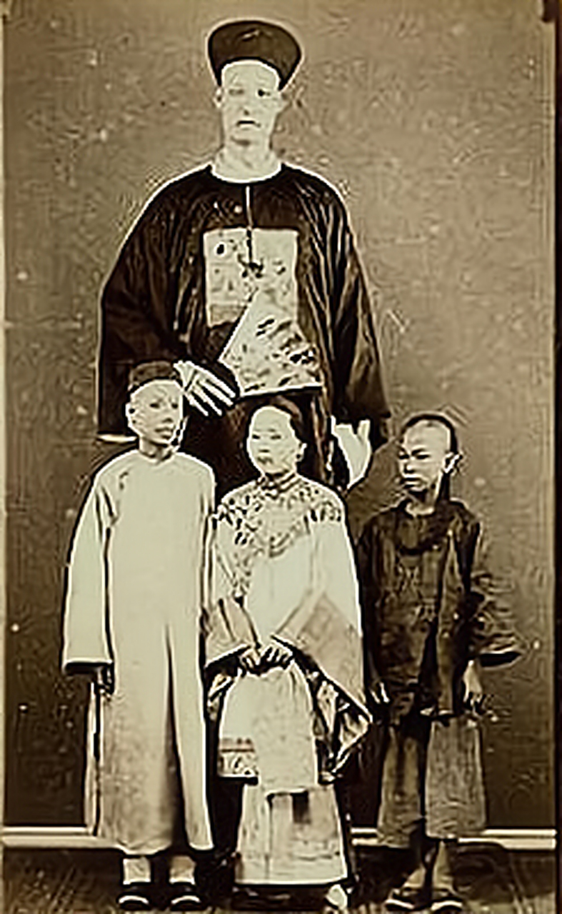 据史料记载,詹世钗曾在上海玉映堂墨厂做工,后被美国人重金聘请,周游