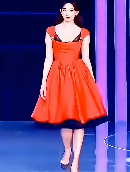 走秀是我的专业美丽是我的常态林志玲神级现场走路带风-度小视