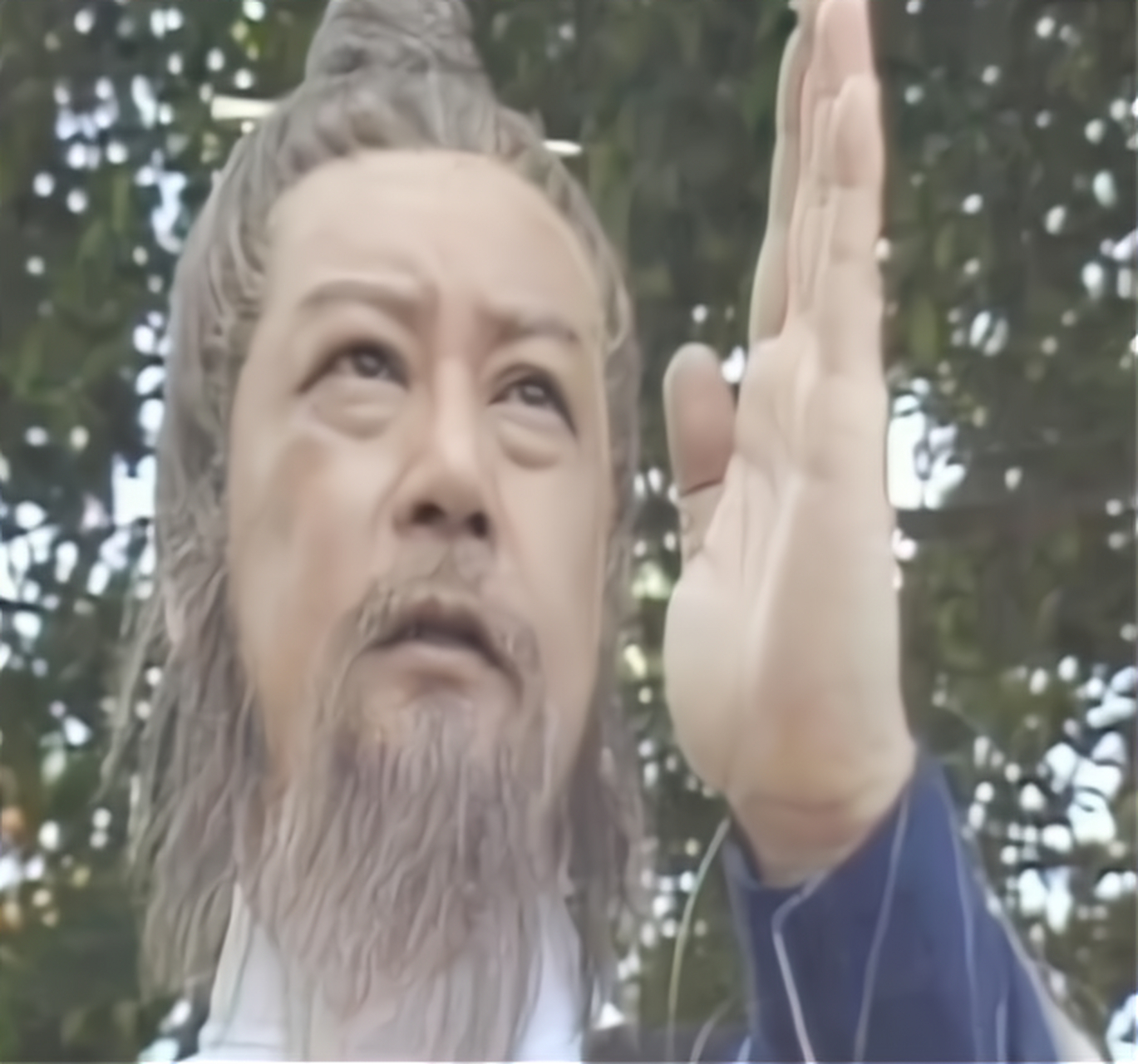 在《射雕英雄传》中,王处一曾与灵智上人交手,最终是两败俱伤,武功