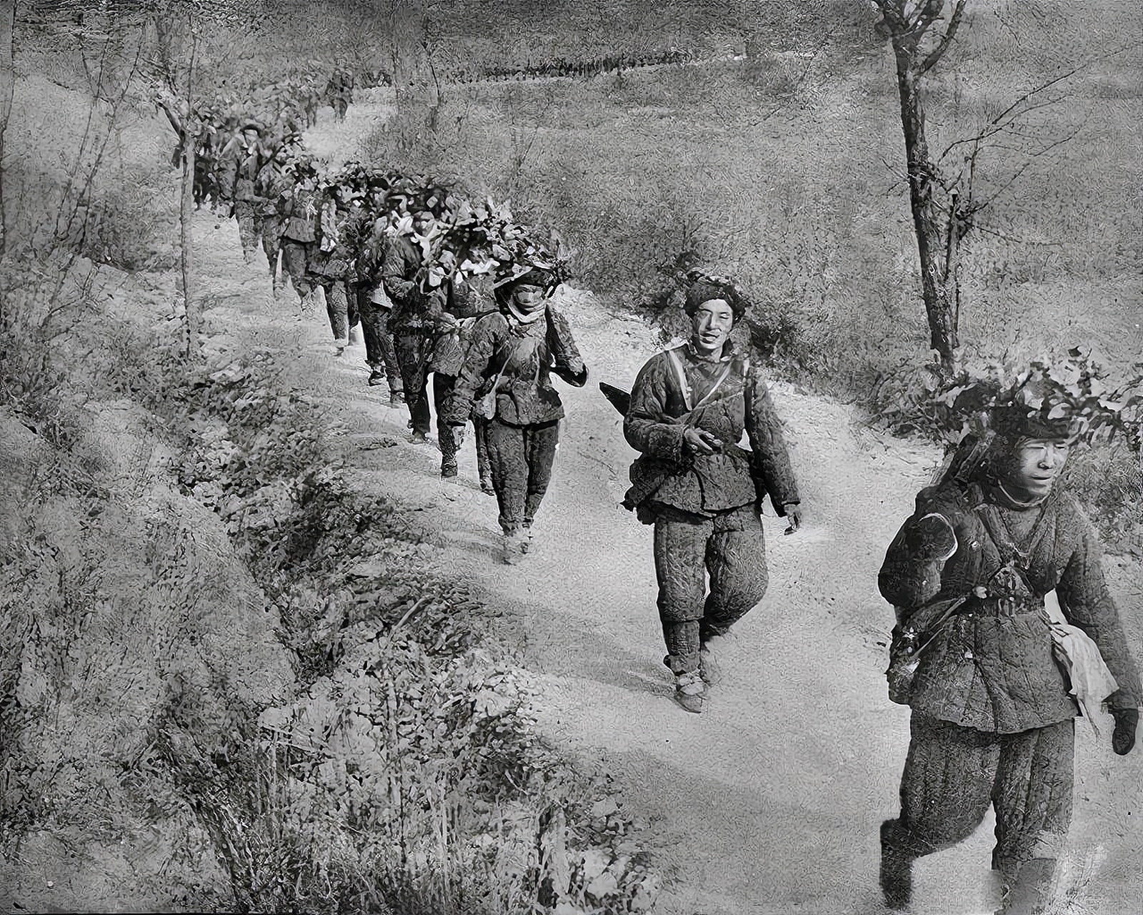 入朝作战前,42军派124师副师长肖剑飞带先遣队入朝侦察.