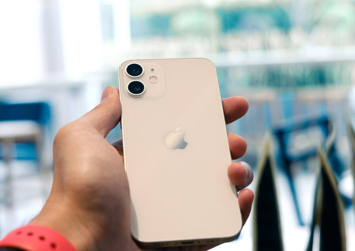 苹果决定了，iPhone 13系列屏幕升级，“小刘海”正式被确认！