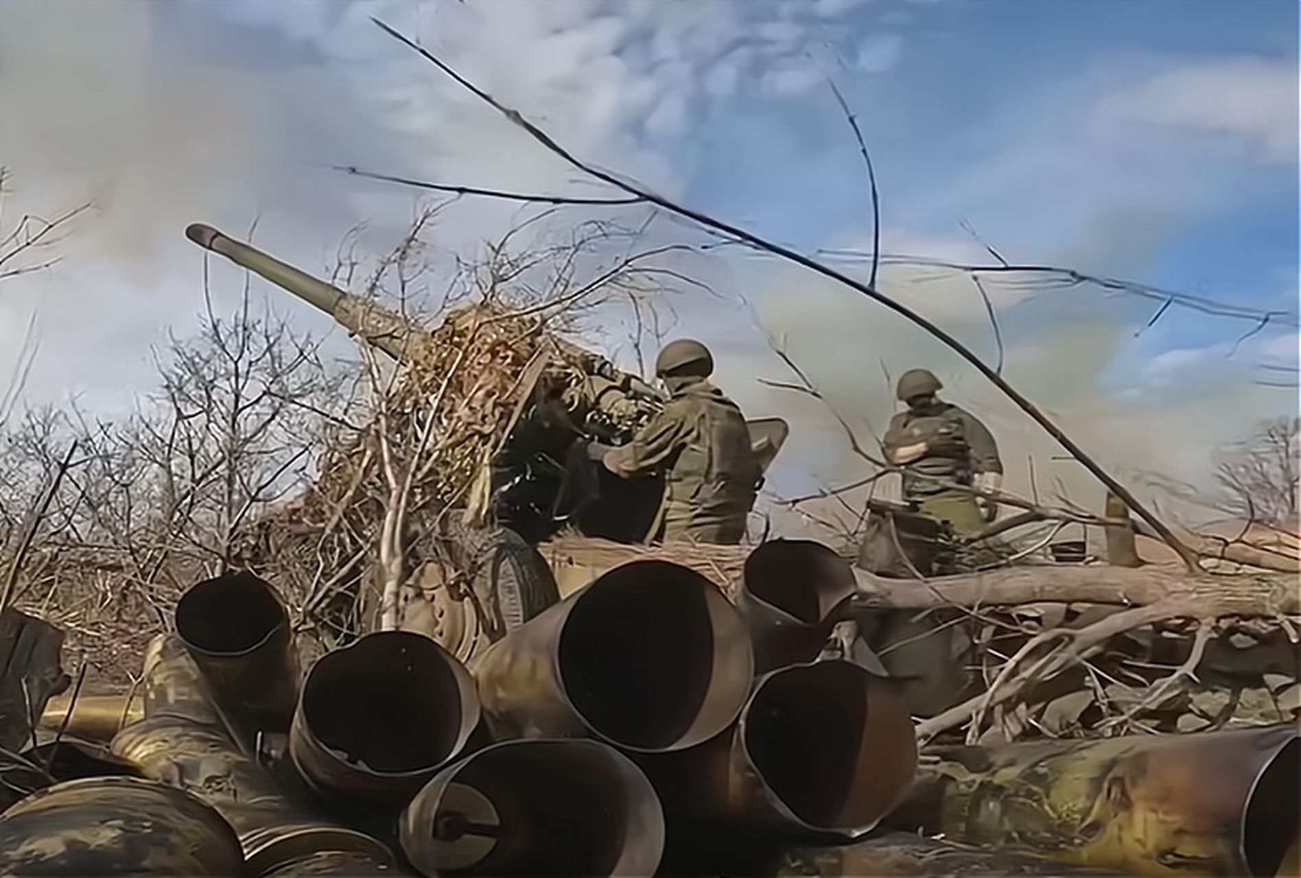 但乌克兰方面却没有坐以待毙,对俄乌边境城市别尔哥罗德发起总攻.