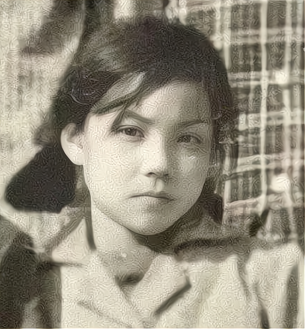 王菲小时候就已经气质出众,人群中一眼看到,气场真的不一般!