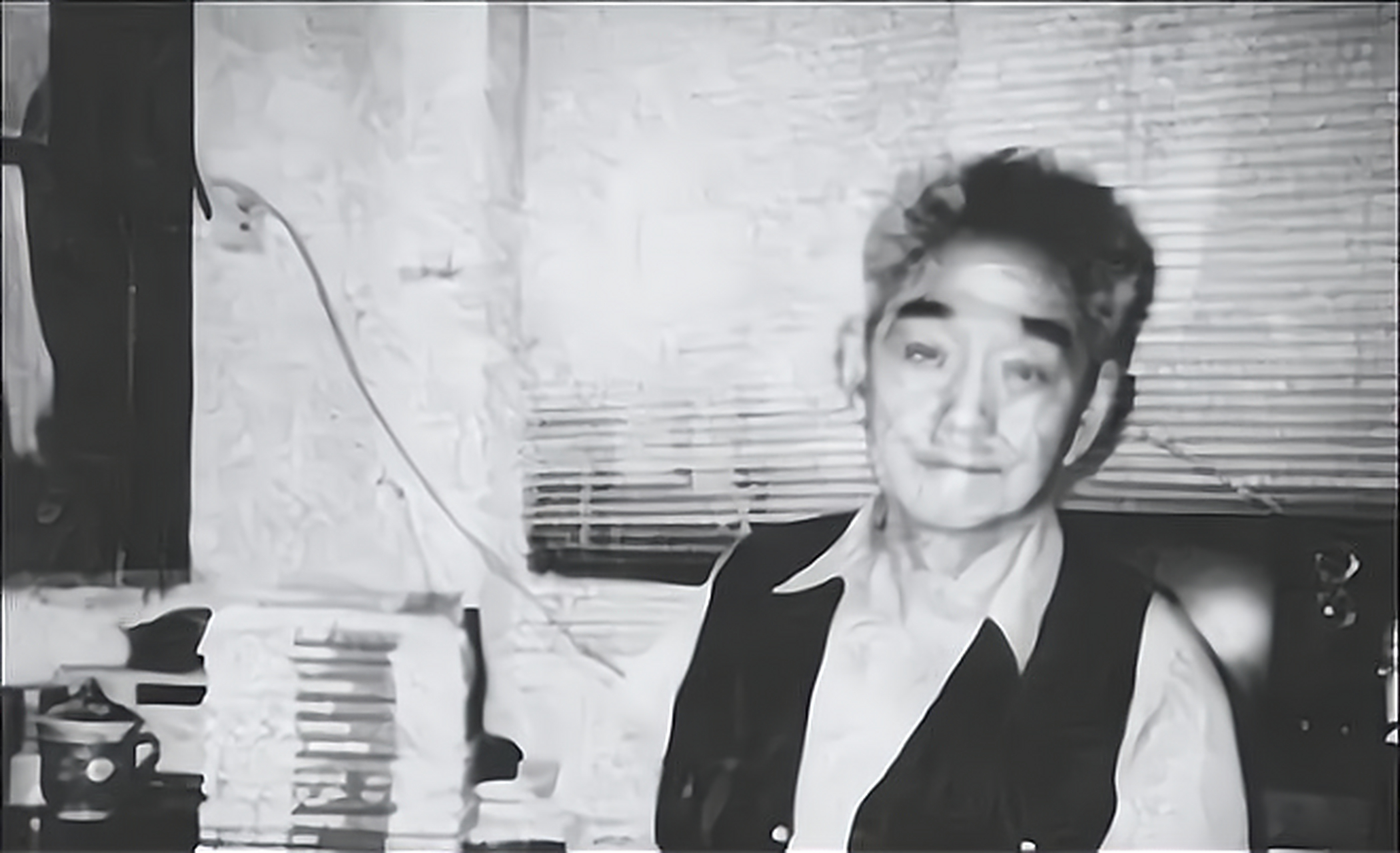 有那么一天,张子静向其姐姐张爱玲写信求助,张爱玲回信道:"没钱!