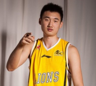 亚娱:李京龙可能将加盟广州男篮体育