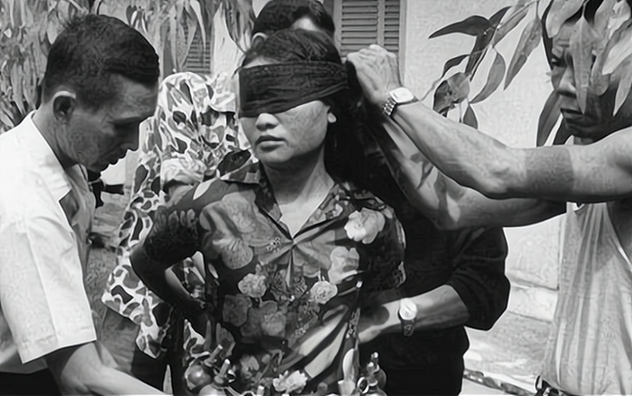 在被越南女兵一次次突袭打击之后,美国士兵对越南女兵是既害怕又秃揶