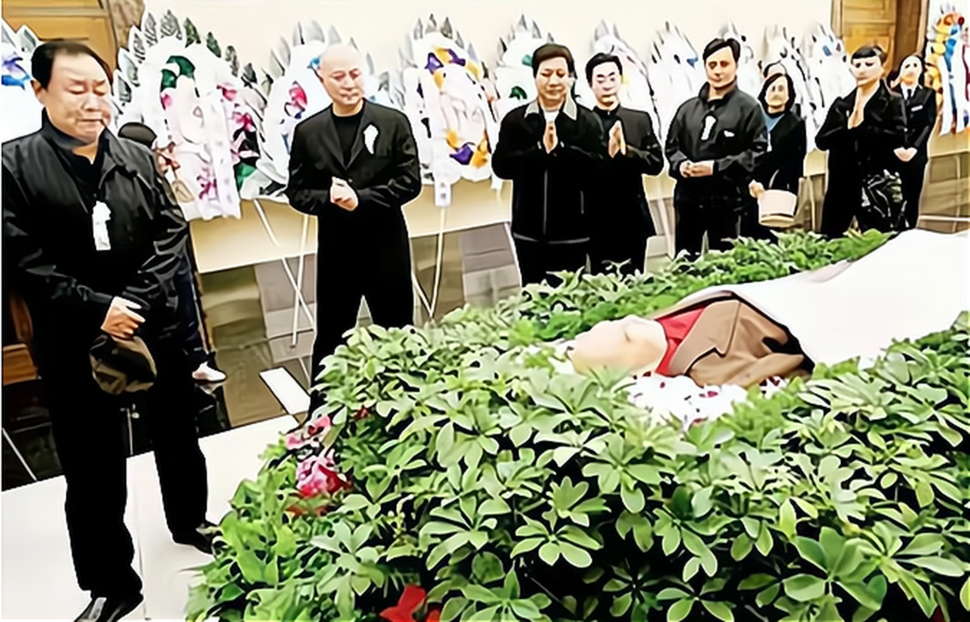 2009年,闫怀礼知道自己时日无多后,他让妻子叫来了师傅,大师兄,二师兄