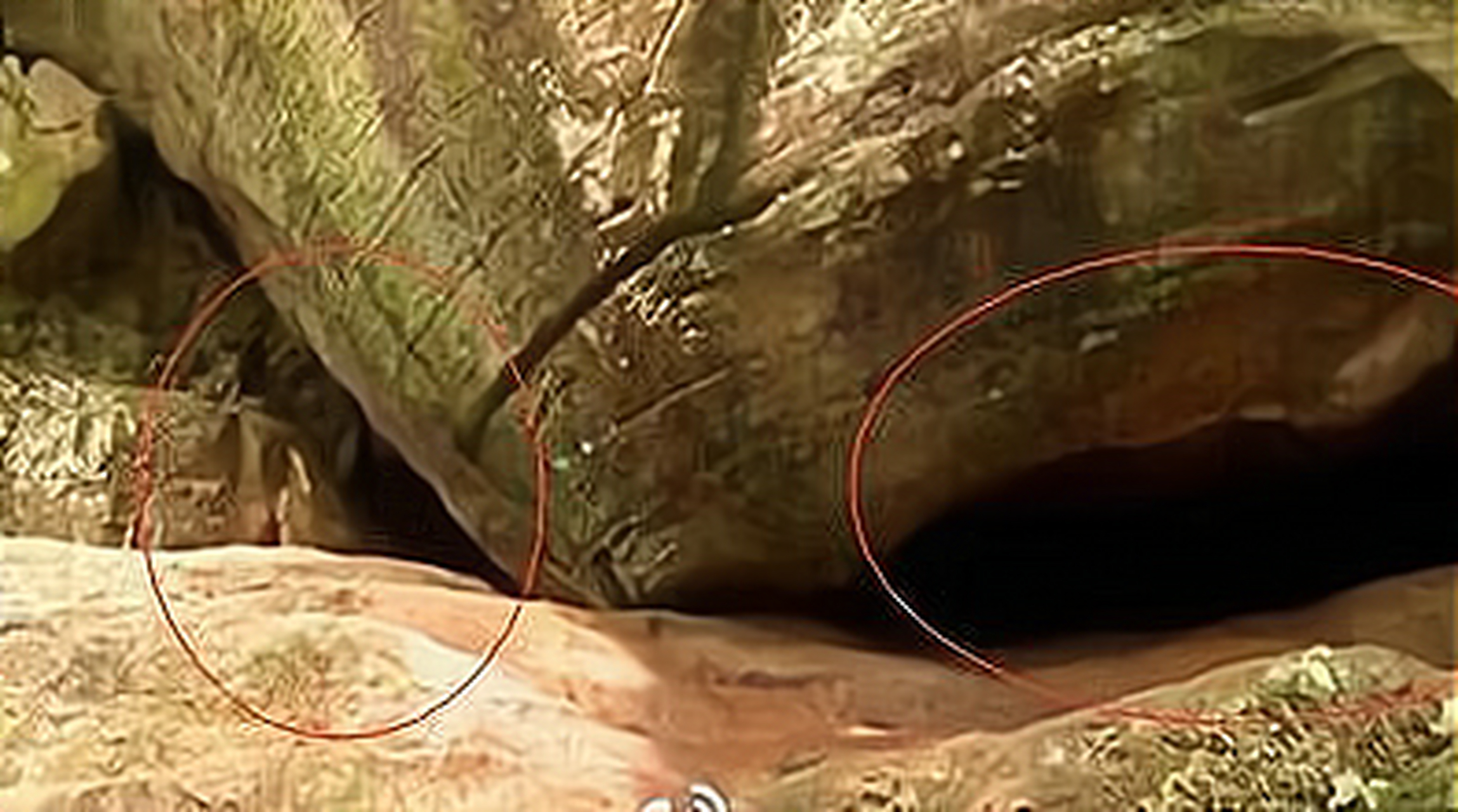 重庆阴阳洞是两个相连的洞,但一个洞口吹来暖风,另一个洞口却吹来冷风