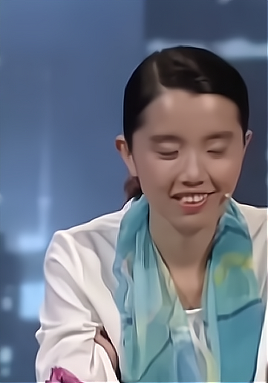 他骑着一台自行车,拿着两个包,带着300块现金远离曾经那个三口之家