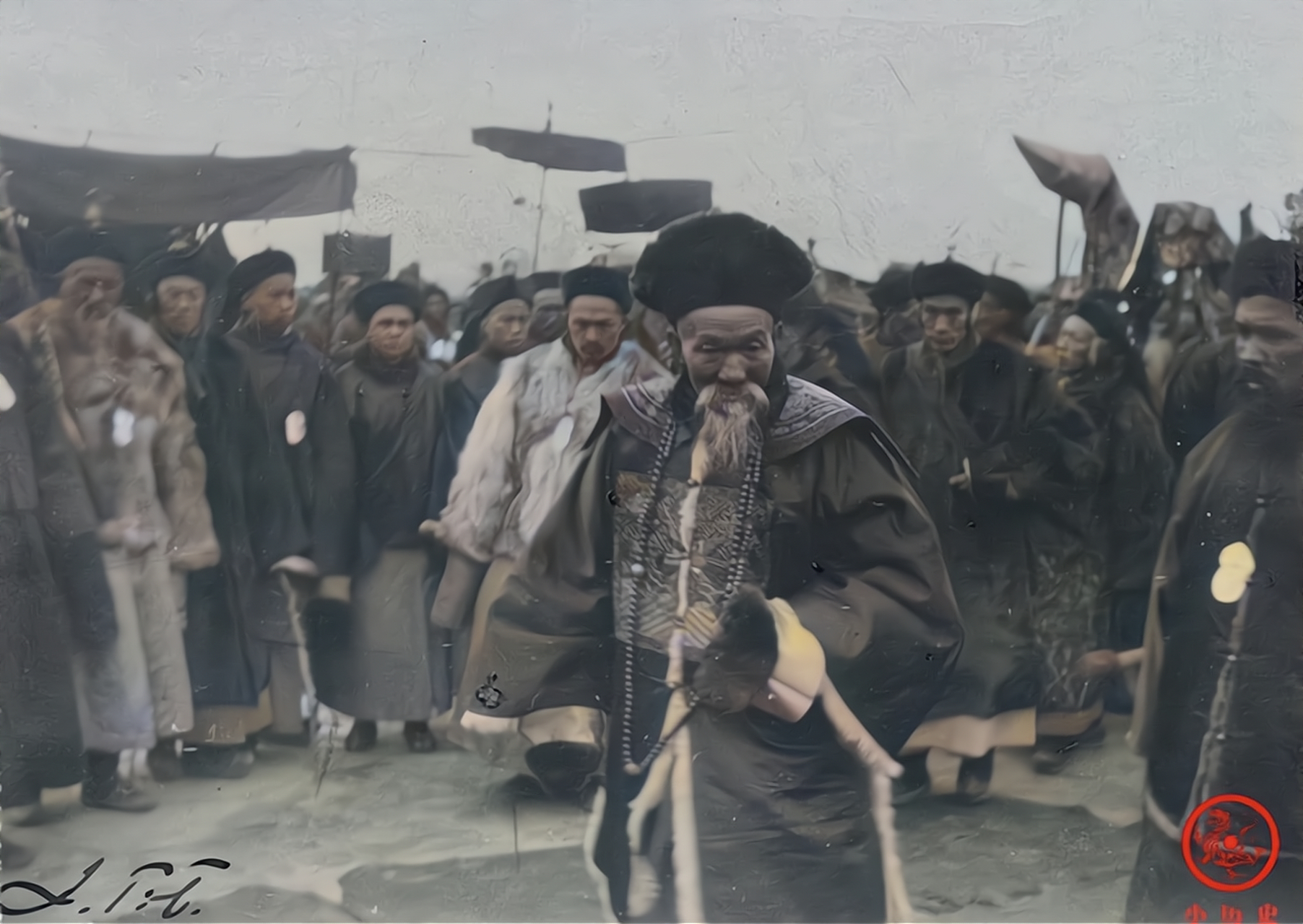 清朝古代官员的老照片,看着是否和心中感觉有差距?