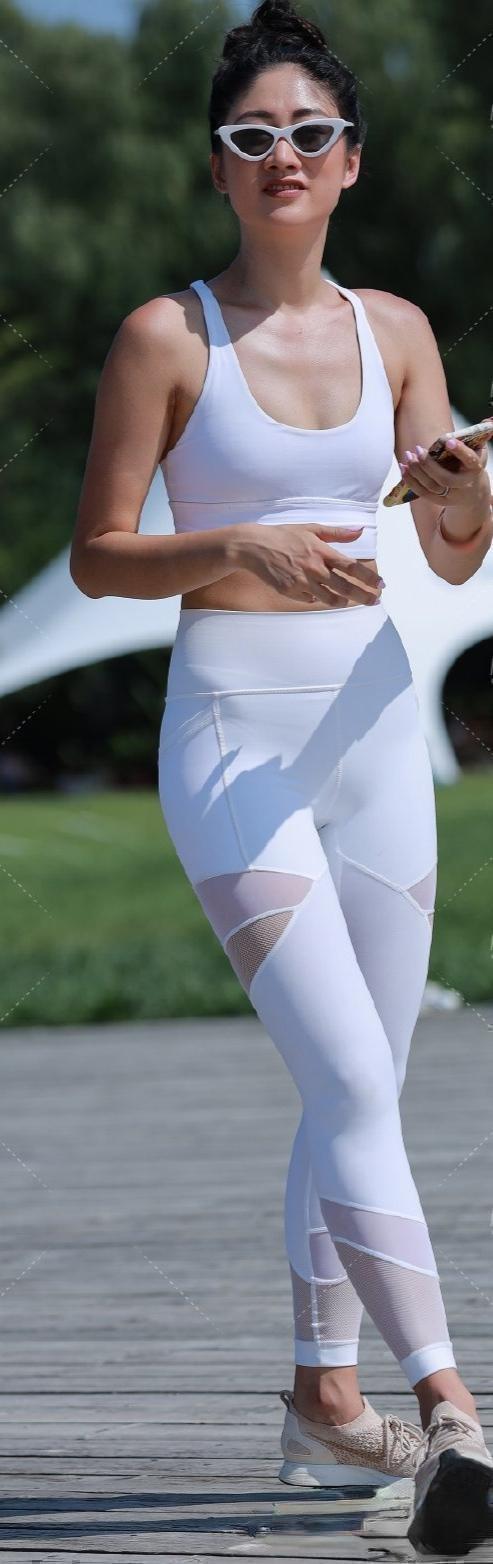 瑜伽裤凹陷效果图图片