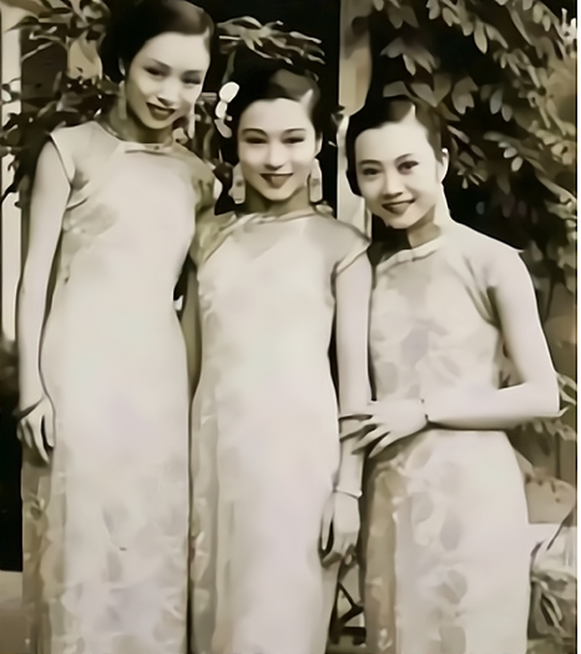 旧照:旧上海著名的舞女,梁家三姊妹!