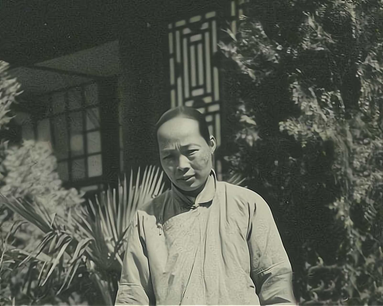 当年,晚清名士王闿运曾经在湖北路过时,对着湖北总督段芝贵问一个