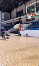 戈登和拉文合体之后，是不是就是这么扣篮的？