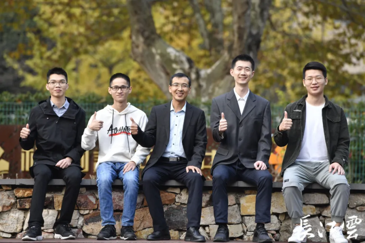 你在刷EDG夺冠时，一群中国青年，已经掌握了芯片核心技术！