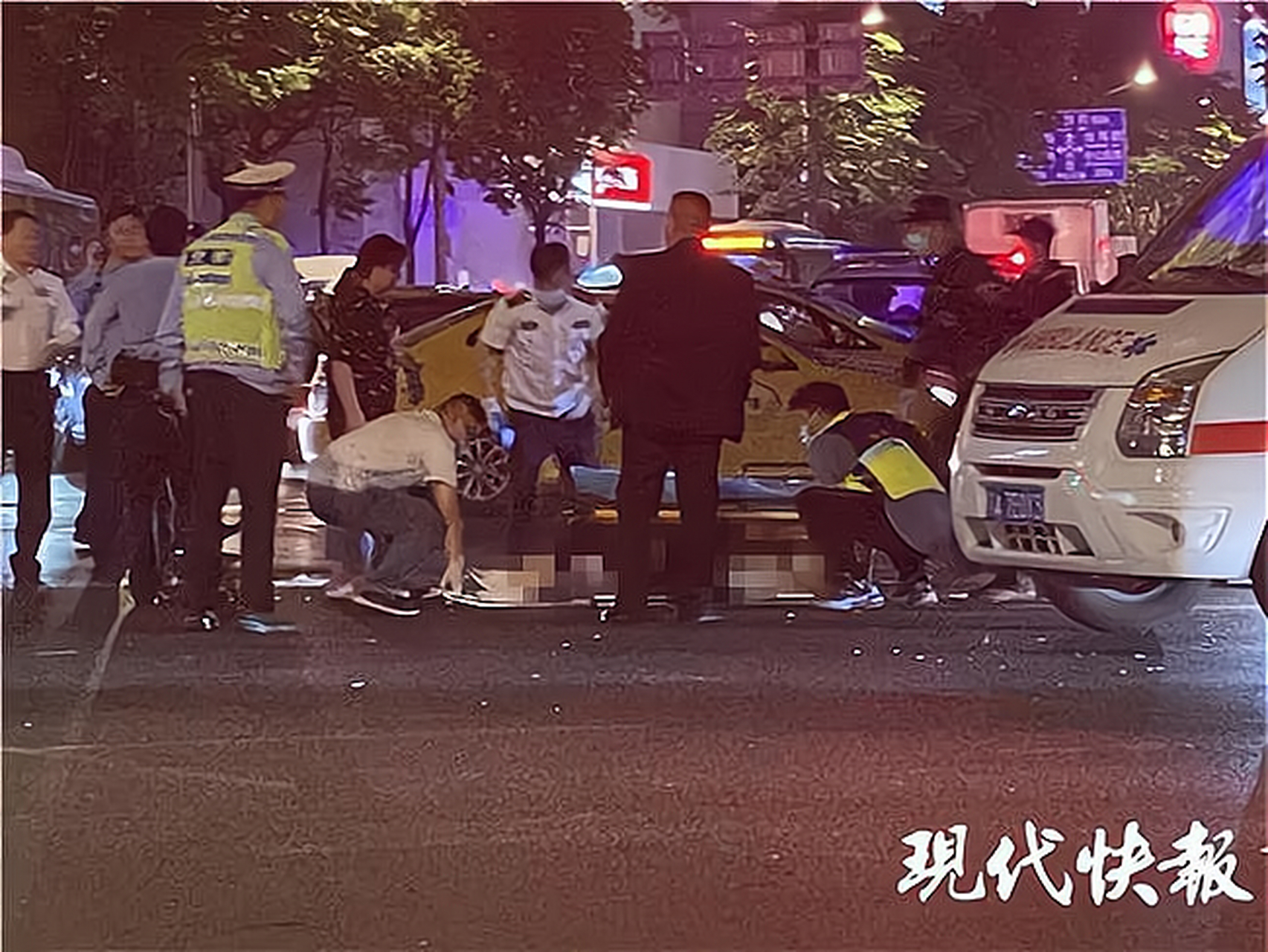 近日,南京发生一起男子驾车撞人并持刀捅人的恶性事件.