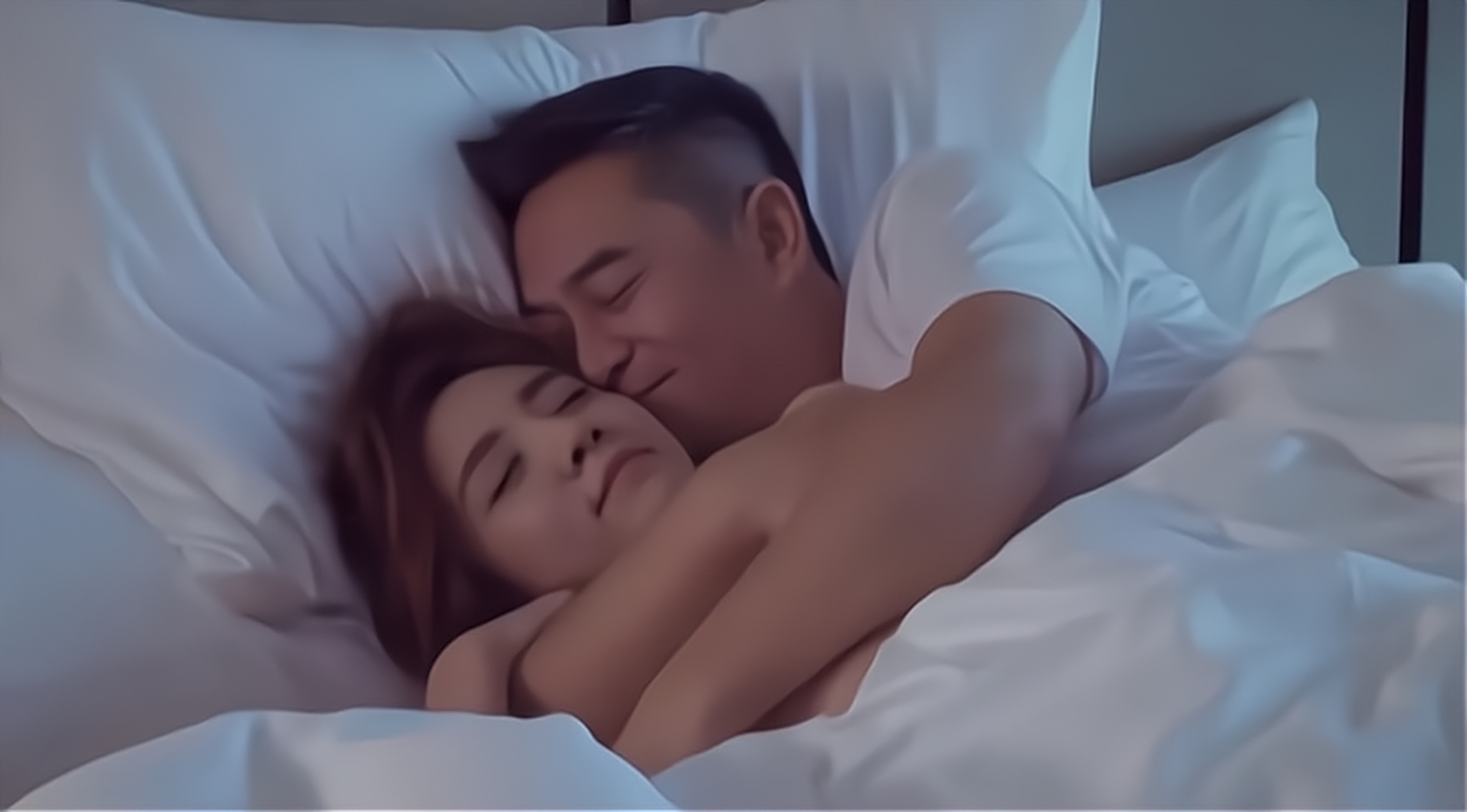 《我的体育老师》时拍了一百多场吻戏,女搭档王晓晨吐槽说:"张嘉译的