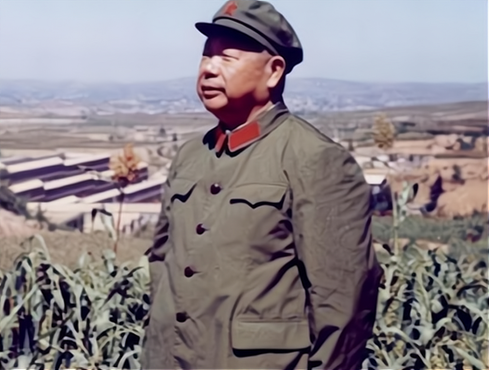 肖全夫此时脑子里想的还是当时坦克身后没有步兵的事,"如果苏军知道