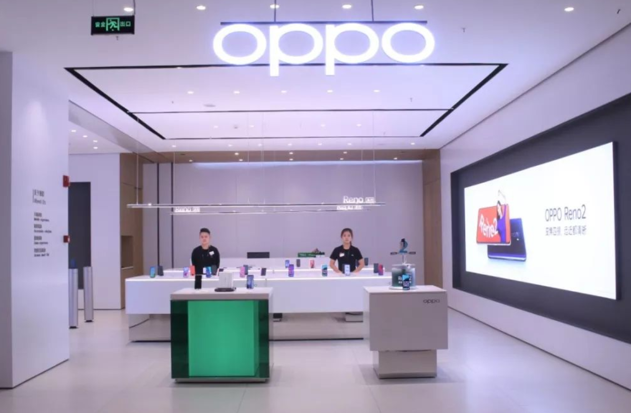 OPPO品牌升级“受阻”，关闭首家超级旗舰店，未来主攻线上？